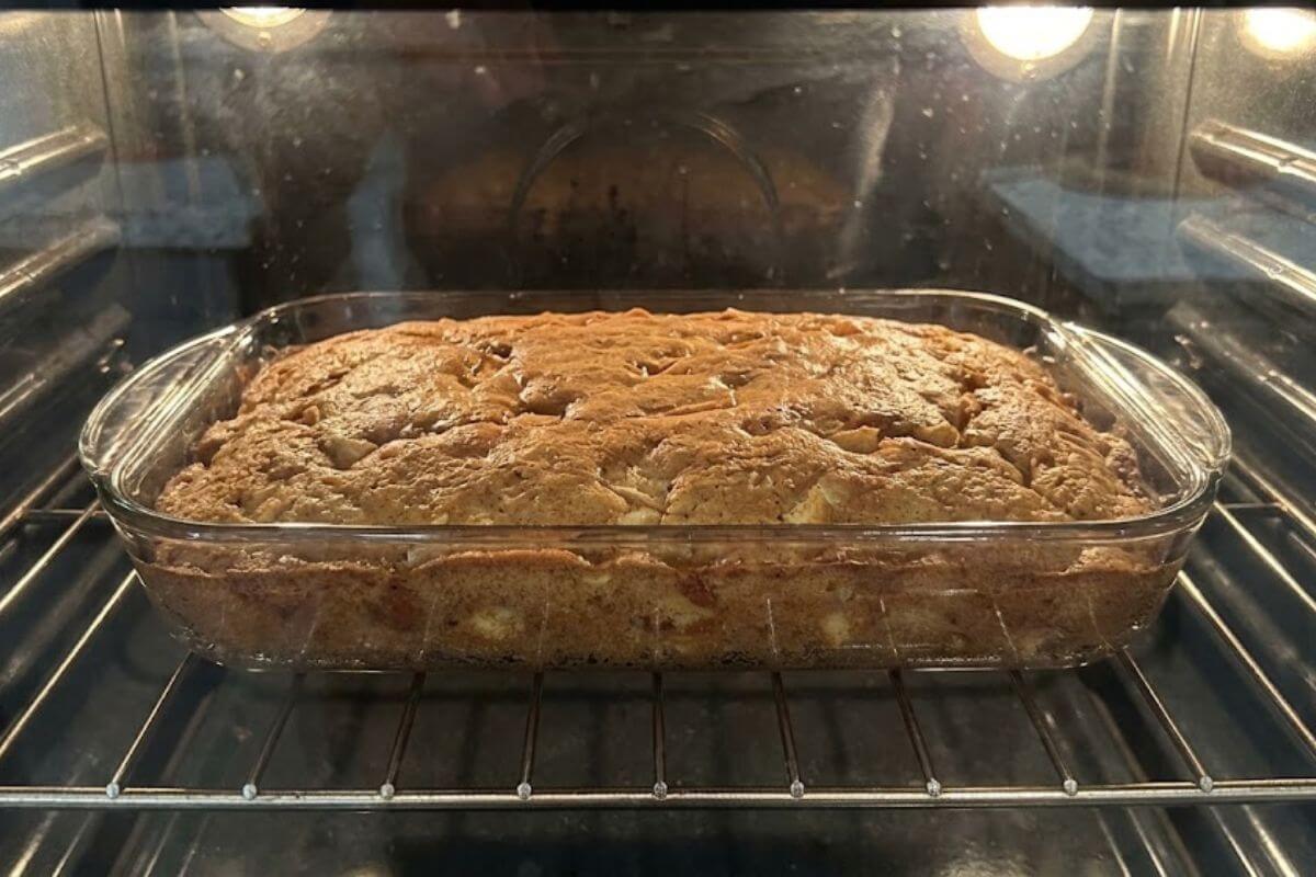 Bake apple spice cake