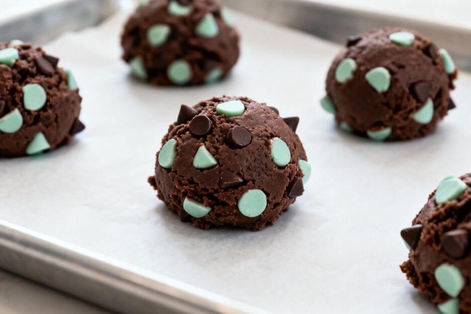 rounded balls of dough mint cookies