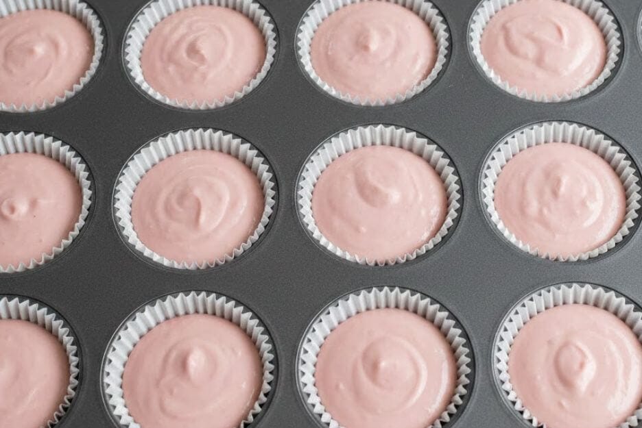 easy pink and white cupcakes