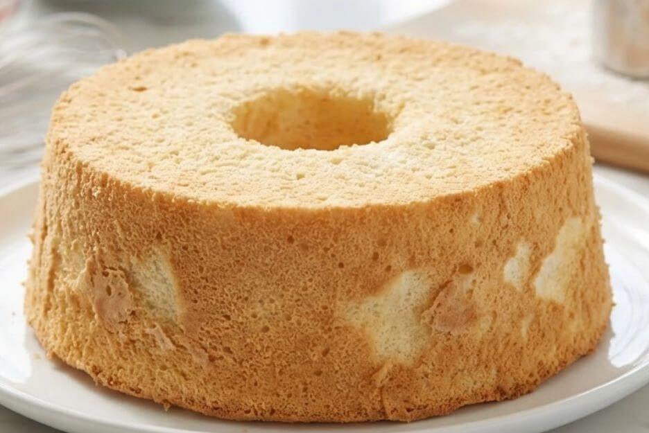 homemade strawberry angel food cake