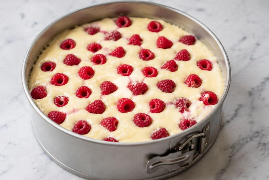 moist raspberry cake