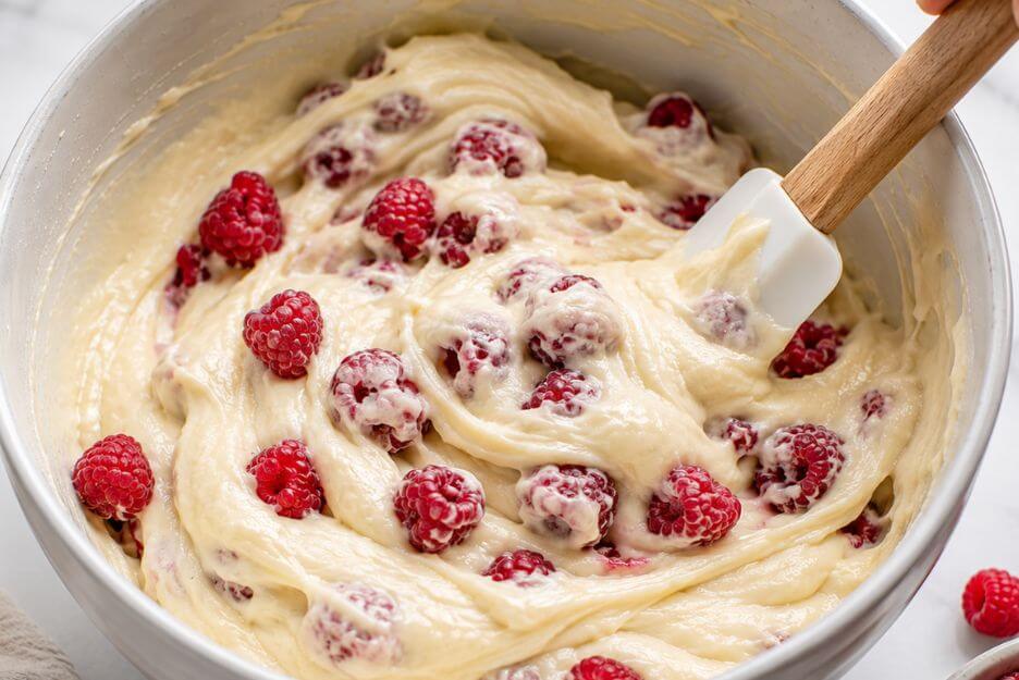 batter of best
 raspberry cake 