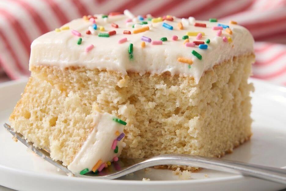Soft vanilla sheet cake 